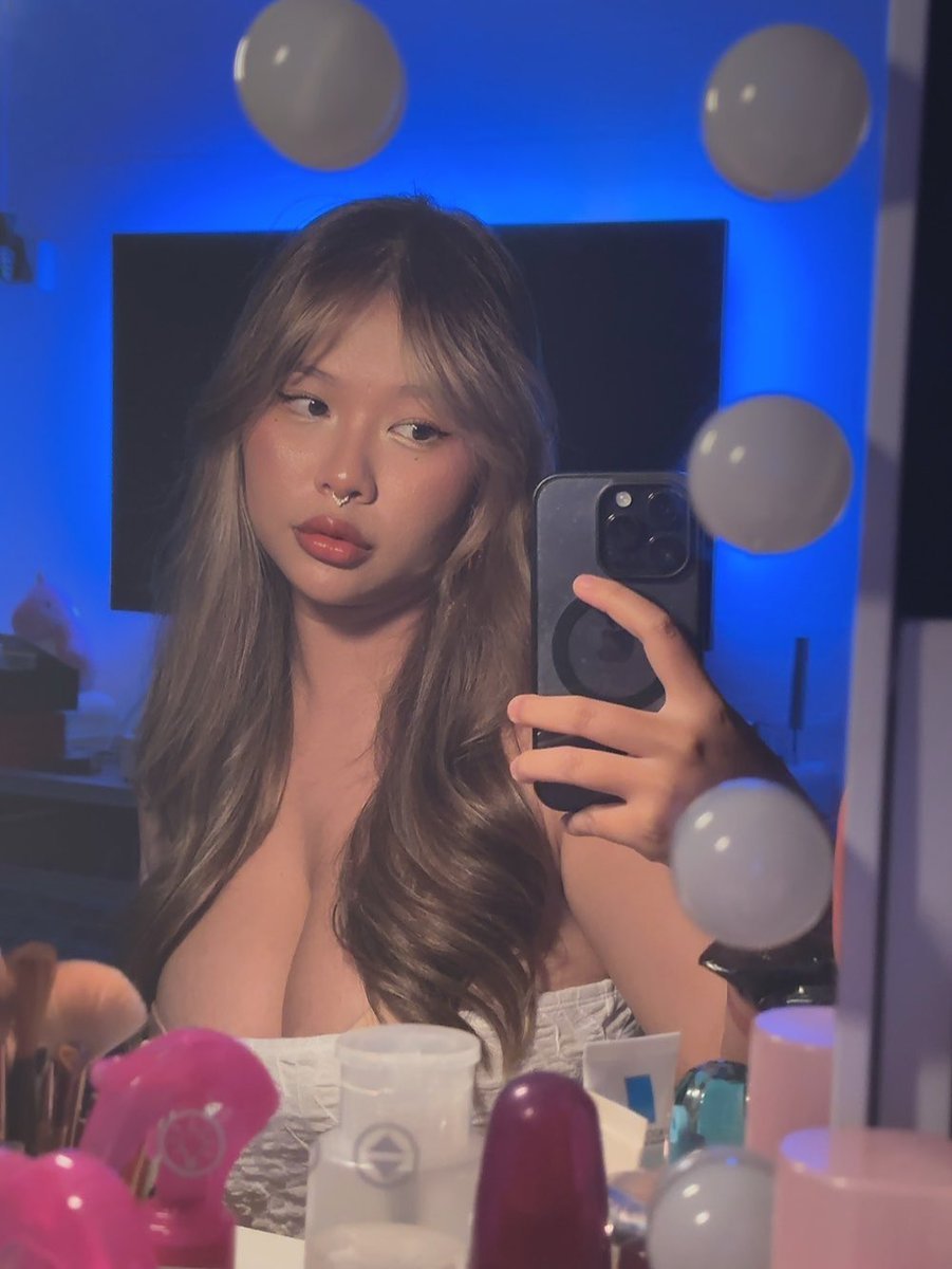 bigtittyye33hqw Asiatisch Groß Natürlich Titten Teen 20