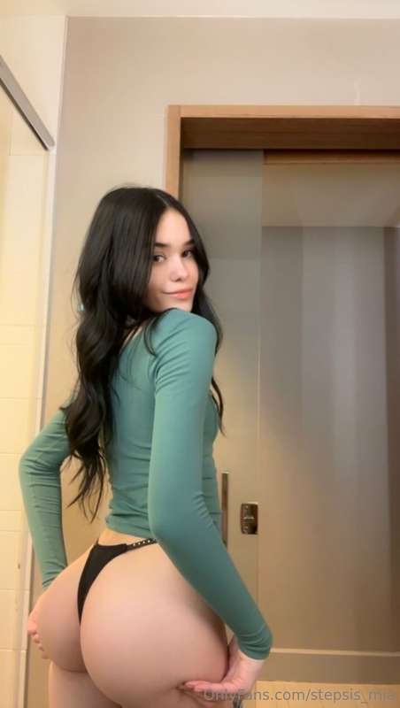 Hot Brunette Model Gets Rough And Wild In POV 8