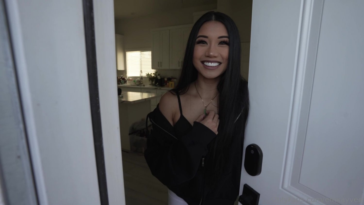 Horny Asian Girlfriend Pleasures In Steamy POV Blowjob 3