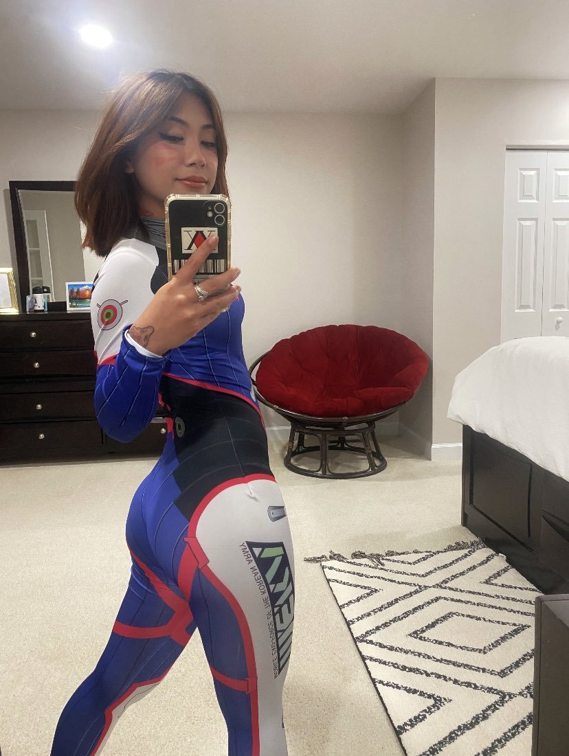 Asian Cosplay Cutie Pleasures With Sloppy Blowjob 1