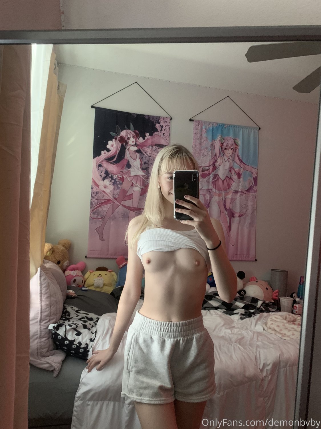 alt teen girl muestra su habilidad mamada 11