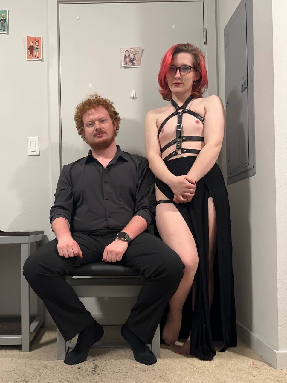 Clover, 22 anni, e una carezza BDSM del suo padrone 14