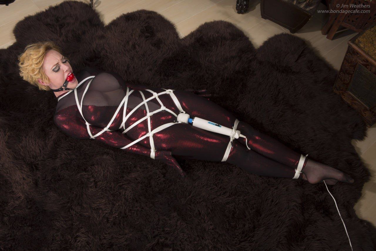 Bdsm, Milfs (Bella Rossi) e Adolescentes amarrados 57