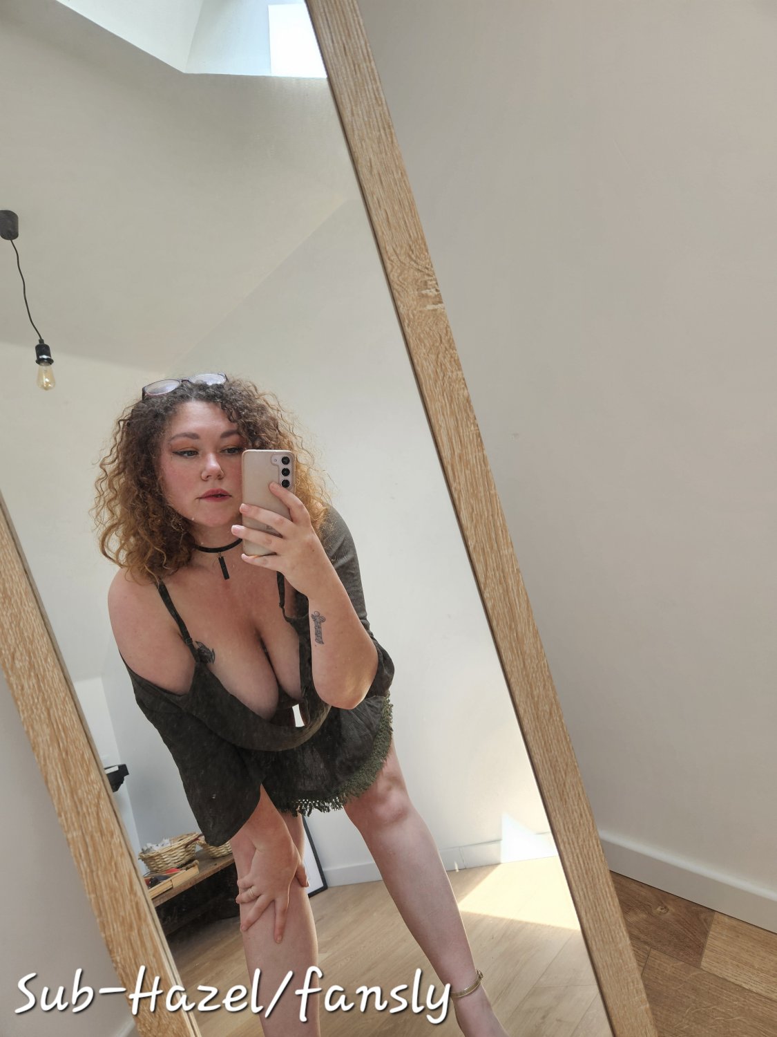 Curvy French Girlfriend Exposed As Shameless BDSM Webslut 5